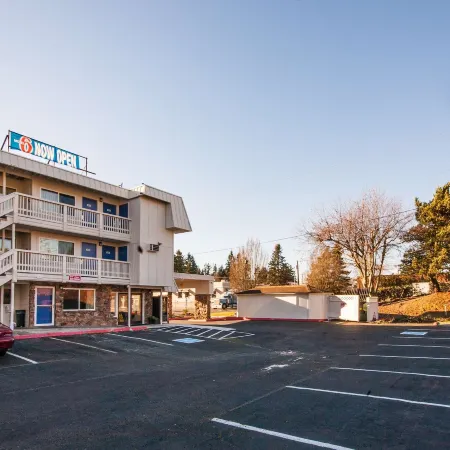Motel 6 Bremerton, WA