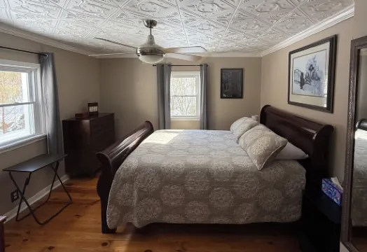 Creekfront Cabin • Fire Pit • Fenced Yard • Near Crabtree Falls