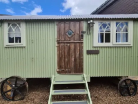 Stone Circle Glamping Hotels near Durrington Walls