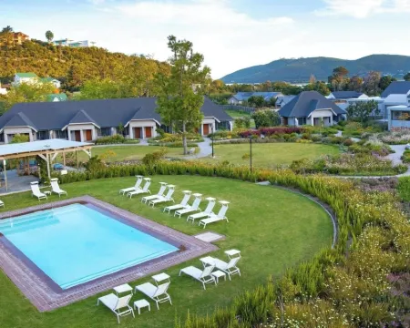 ナイズナ ホロウ カントリー エステート クニスナのホテル