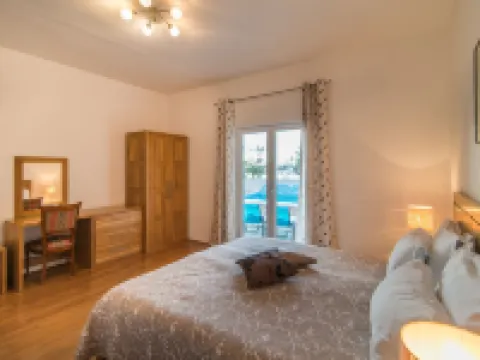 Mirca in Supetar With 7 Bedrooms and 6 Bathrooms Hoteles en Mirca