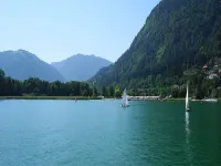 奧西亞赫湖附近的高級移動住宅