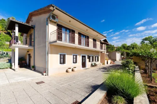 Apartments Ilinka - Parvekkeita