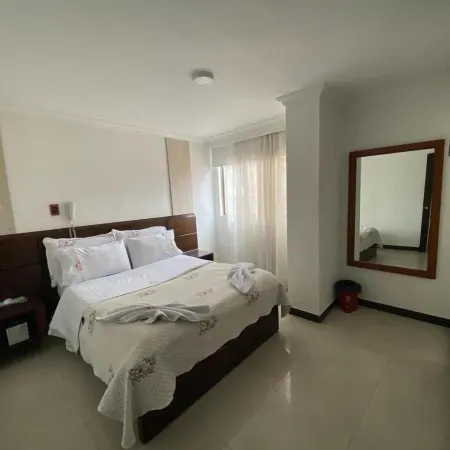 Hotel Yolima Real Отели рядом с достопримечательностью «Театр «Роял Сентер»»