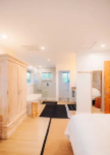 3 Bedroom 3.5 Bathroom Ocean View House.  A Short Walk to Paia Town & Beaches!
