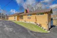 Bristol Retreat w/ Creek Access: 2 Mi to Dtwn - 3-Star