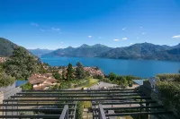 Penthouse-LakeView-AC-Private Garden