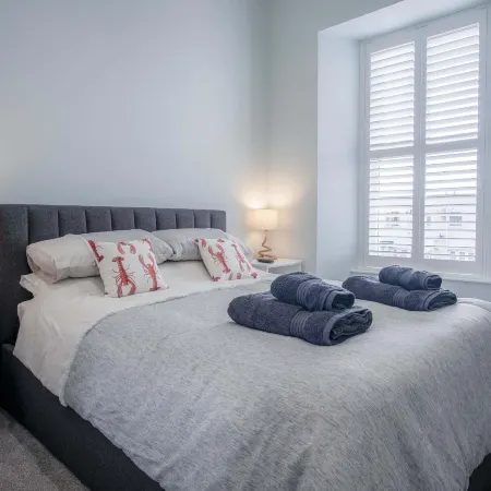No. 6 Croft House - 1 Bedroom Apartment - Tenby