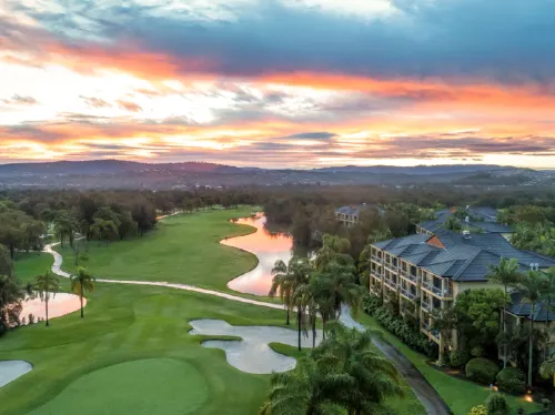 Mercure Gold Coast Resort - bar