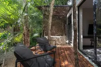 Twelve O’Clock Luxury Villas - Villas