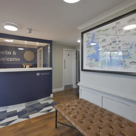 Travelodge Plymouth Derriford Отели рядом с достопримечательностью «Торговый центр "Марш-Миллз"»
