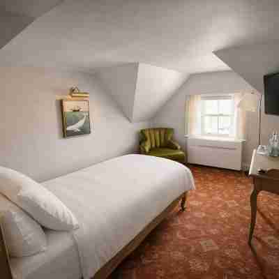 Royal Hotel Rooms