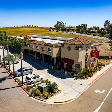 Econo Lodge Inn & Suites Fallbrook Downtown