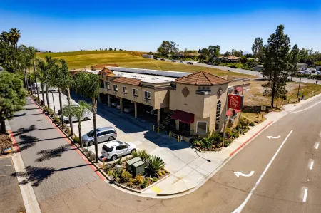 Econo Lodge Inn & Suites Fallbrook Downtown