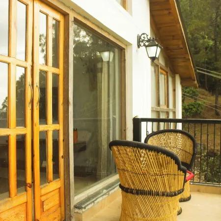Samar Villa by Trayati Stays, Kasar Devi, Binsar Wildlife Sanctuary