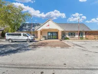 Eastlake Suites Hotel & Conference Center by OYO Urbana Hotels in Cunningham Township