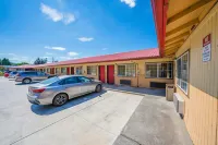 Budget Inn Gladstone by OYO - Portland Clackamas - parking