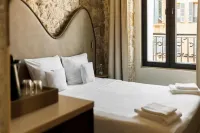Notre Dame Hotel - Self Check-IN