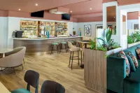 Voco Corby Kettering by IHG - bar