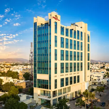 Pride Hotel Udaipur Отели рядом с достопримечательностью «Музей Ахара»