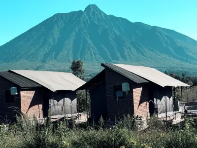 Volcanoes Over View Safaris & Camp Ξενοδοχεία στην πόλη 