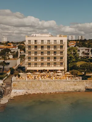 Hôtel les Brises - Beach