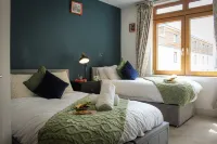 City Centre Gem | Balcony, 2 Baths & Free Parking - 2 ดาว