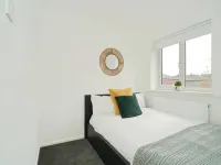 2-bed House Near Bury Town Centre Hotels in Bury