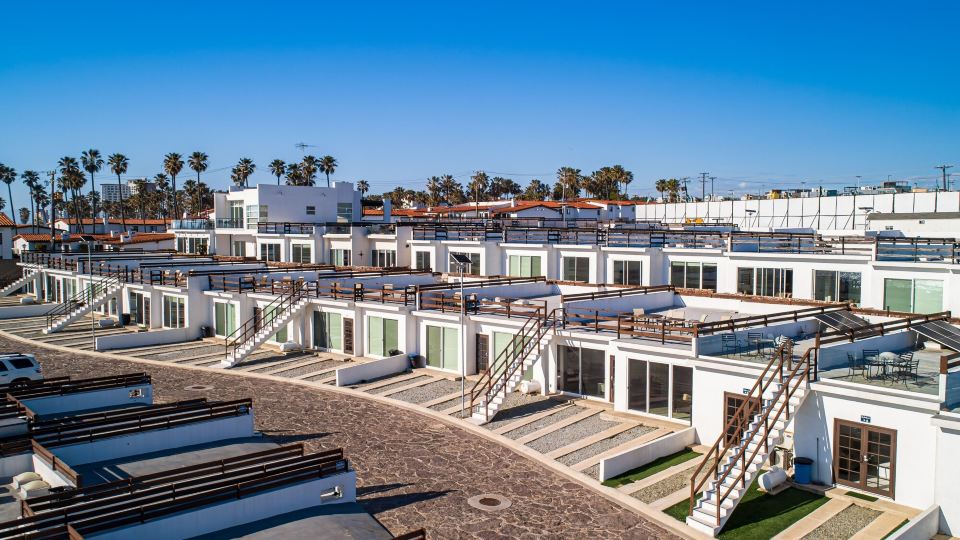 Dog-Friendly Suite with Hot Tub, Kitchenette, Heated Outdoor Pool, Private Patio