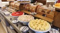 Saint Moritz Hplus Express - breakfast