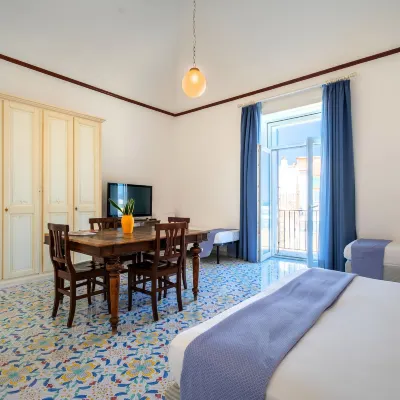 Pensione Di Lustro Hotel in zona Spiaggia della Chiaia