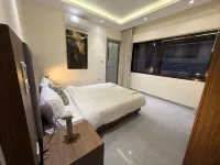101 JRE apartment with stunning boulevar - balkon