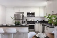 Chic City Apt Near Americana Glendale
