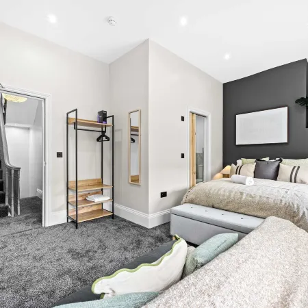 Sleeps 14 The Old Trafford Family Zen by Genesis Living