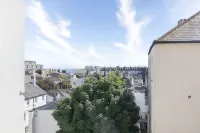Brighton Sleeps 13 Beach Walk Hove Centre - 4-Star