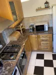 Spacious 2-Bedroom London Flat with Balconies, Near Tube & Transport Links - Apartments