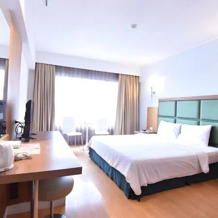 Mayflower Grande Hotel