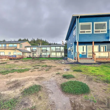 Sanderling Sea Cottages, Unit 2 Walk to Coast!