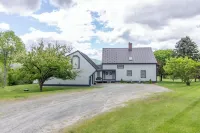 Hidden Gem on Darling Hill  w/ Direct Kingdom Trails Access Luxe Home & Location