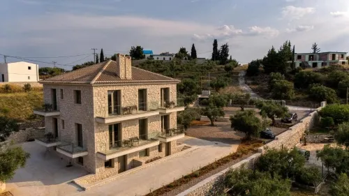 PALELIA living in the olive garden - 2-Star