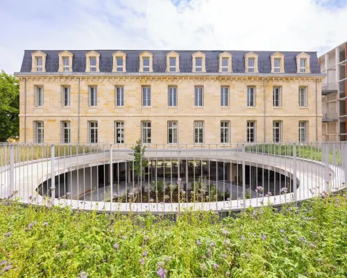BABEL COMMUNITY Hôtel Bordeaux Hotels near Chartrons