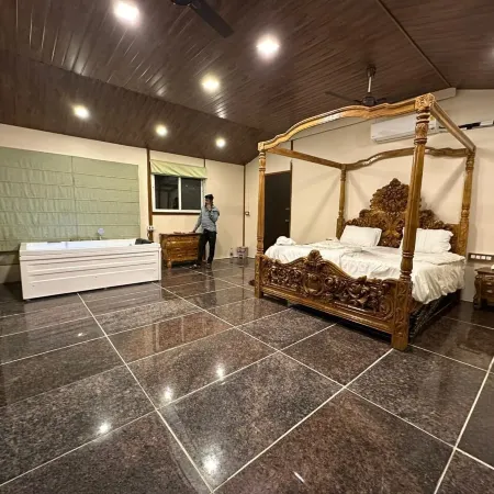 Giri Sarovar Resort