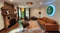Shamrock Court Motel - 2-Star