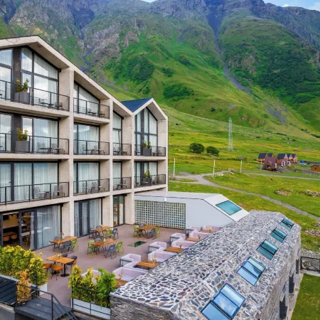 Step Inn - Kazbegi