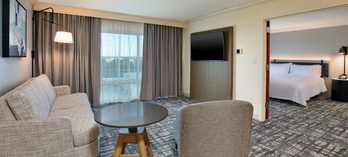 Holiday Inn UNIVERSITY PLAZA-BOWLING GREEN by IHG Hotels in Warren County