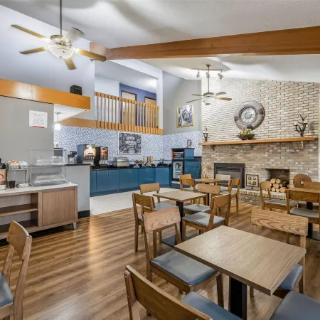 AmericInn by Wyndham Albert Lea