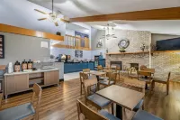 AmericInn by Wyndham Albert Lea - Cho phép mang theo thú cưng