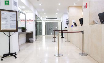 We Hotel Aeropuerto