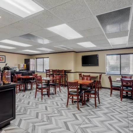 Comfort Inn & Suites