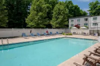 La Quinta Inn & Suites by Wyndham Danbury - Pool